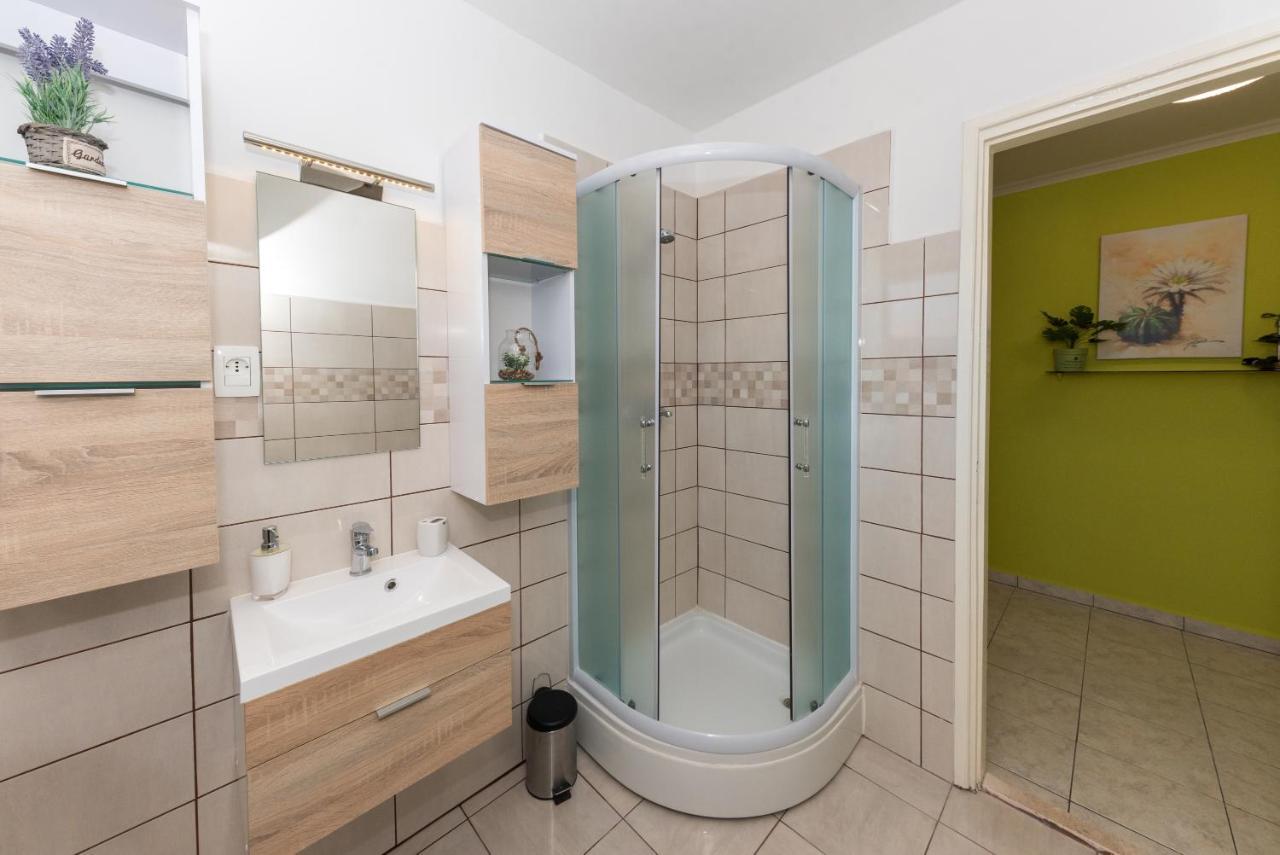 Apartment Danijela Шибеник Экстерьер фото