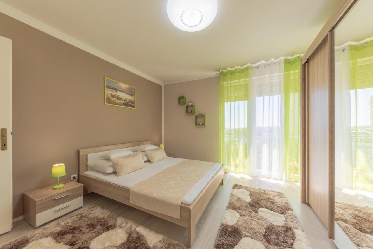 Apartment Danijela Шибеник Экстерьер фото